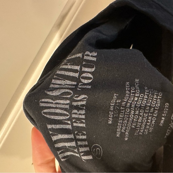 Official Taylor Swift Eras Tour T-Shirt - Picture 3 of 3
